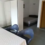 Διαμέρισμα Obala 111 *