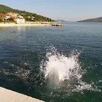 Διαμέρισμα Obala 111