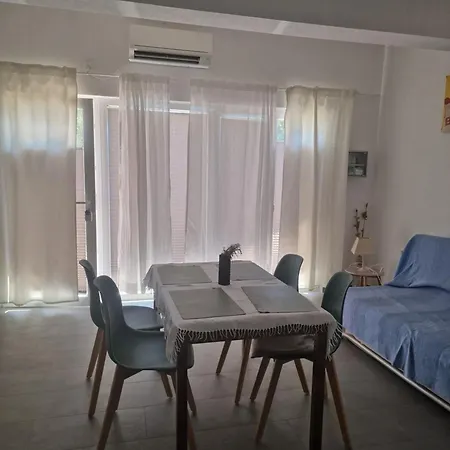 Διαμέρισμα Obala 111 *