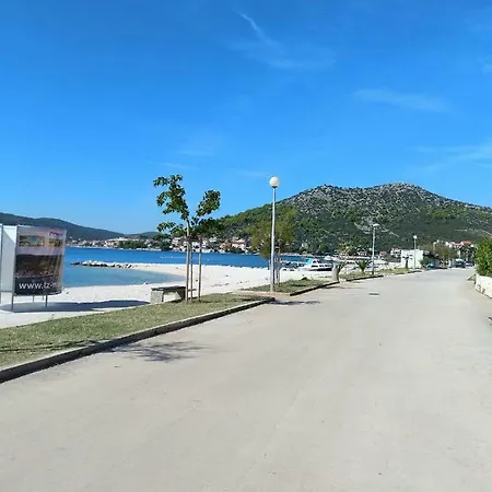 Obala 111 Poljica (Trogir)