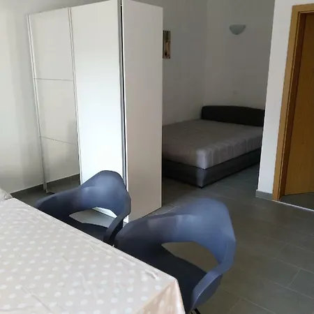 Apartment Obala 111 *